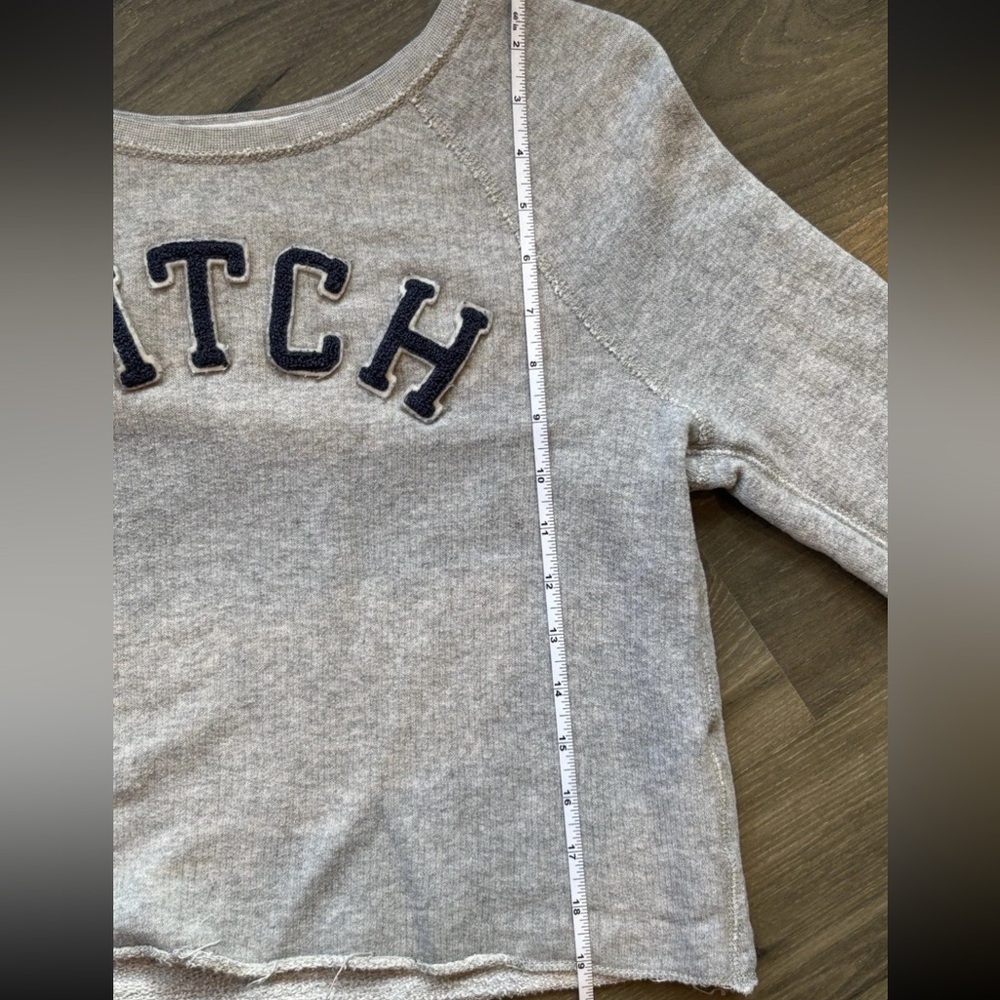 Abercrombie & Fitch Heather Gray Crewneck Sweatshirt Lightweight Cropped Size M - Picture 5 of 6